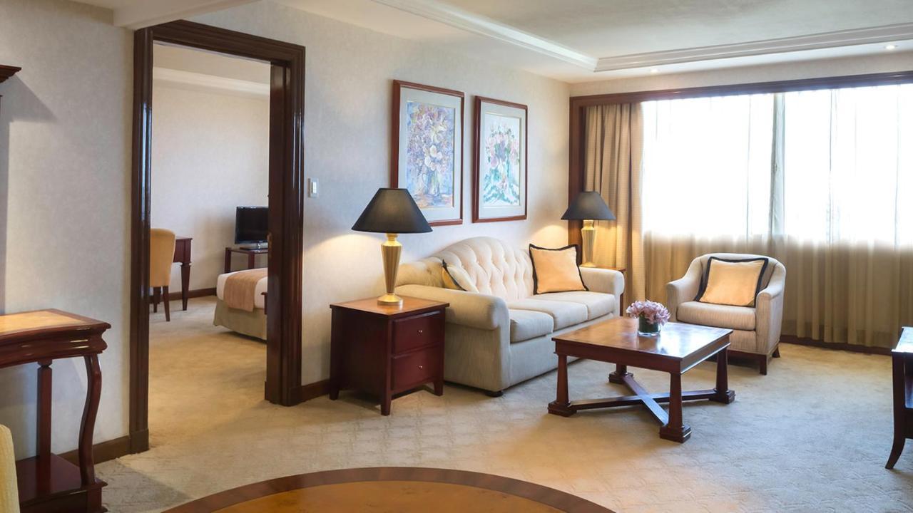 Hotel Marco Polo Plaza Cebú Exterior foto A suite at the InterContinental