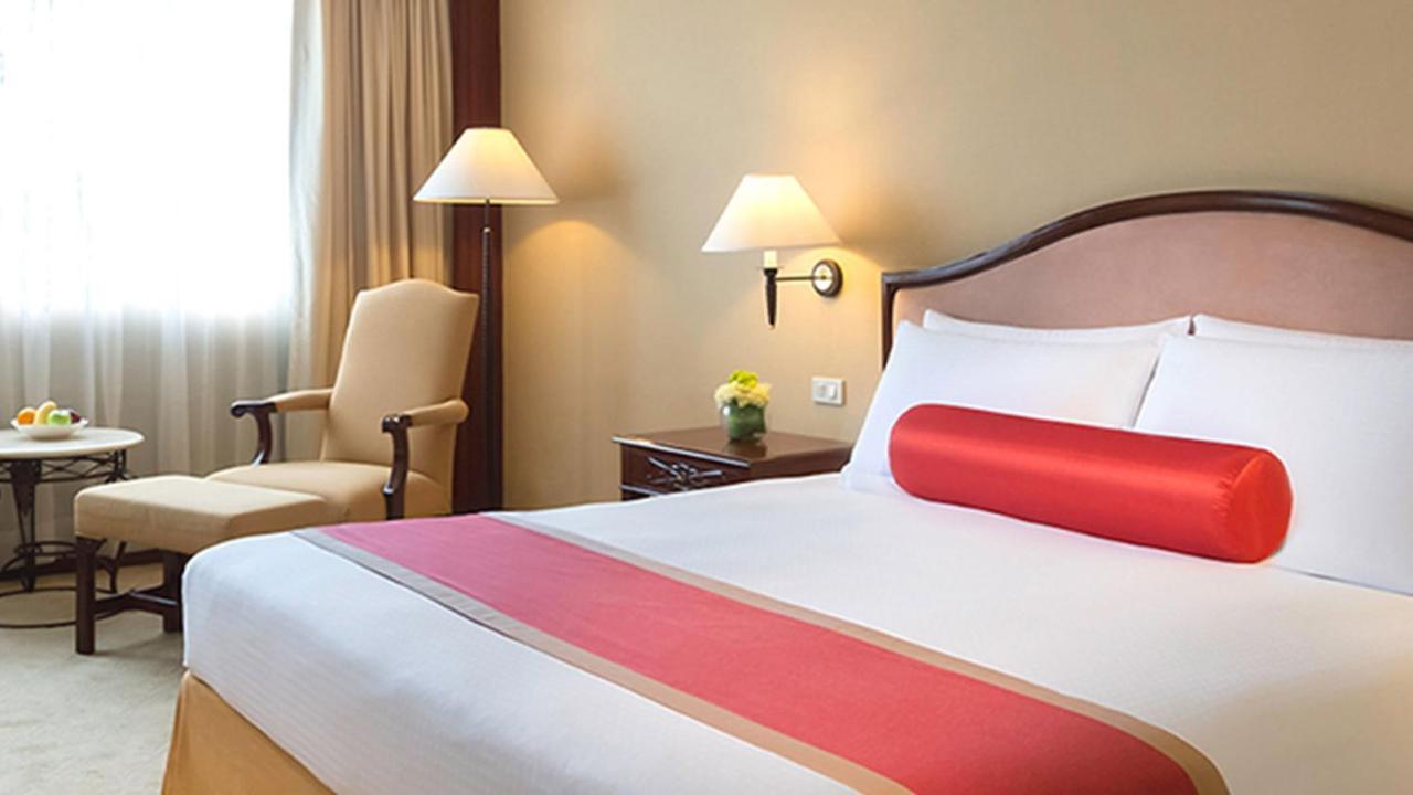 Hotel Marco Polo Plaza Cebú Exterior foto A guest room at the hotel